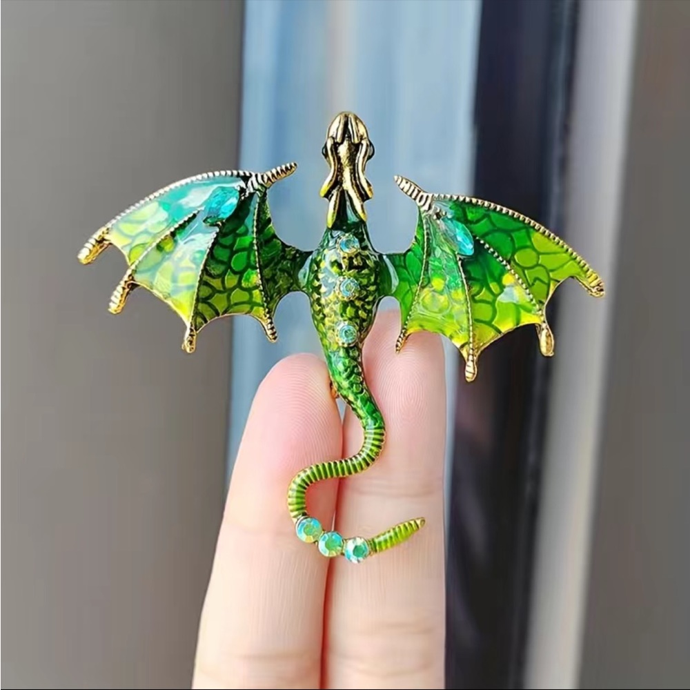 Green Dragon Pin - Picture 3 of 4